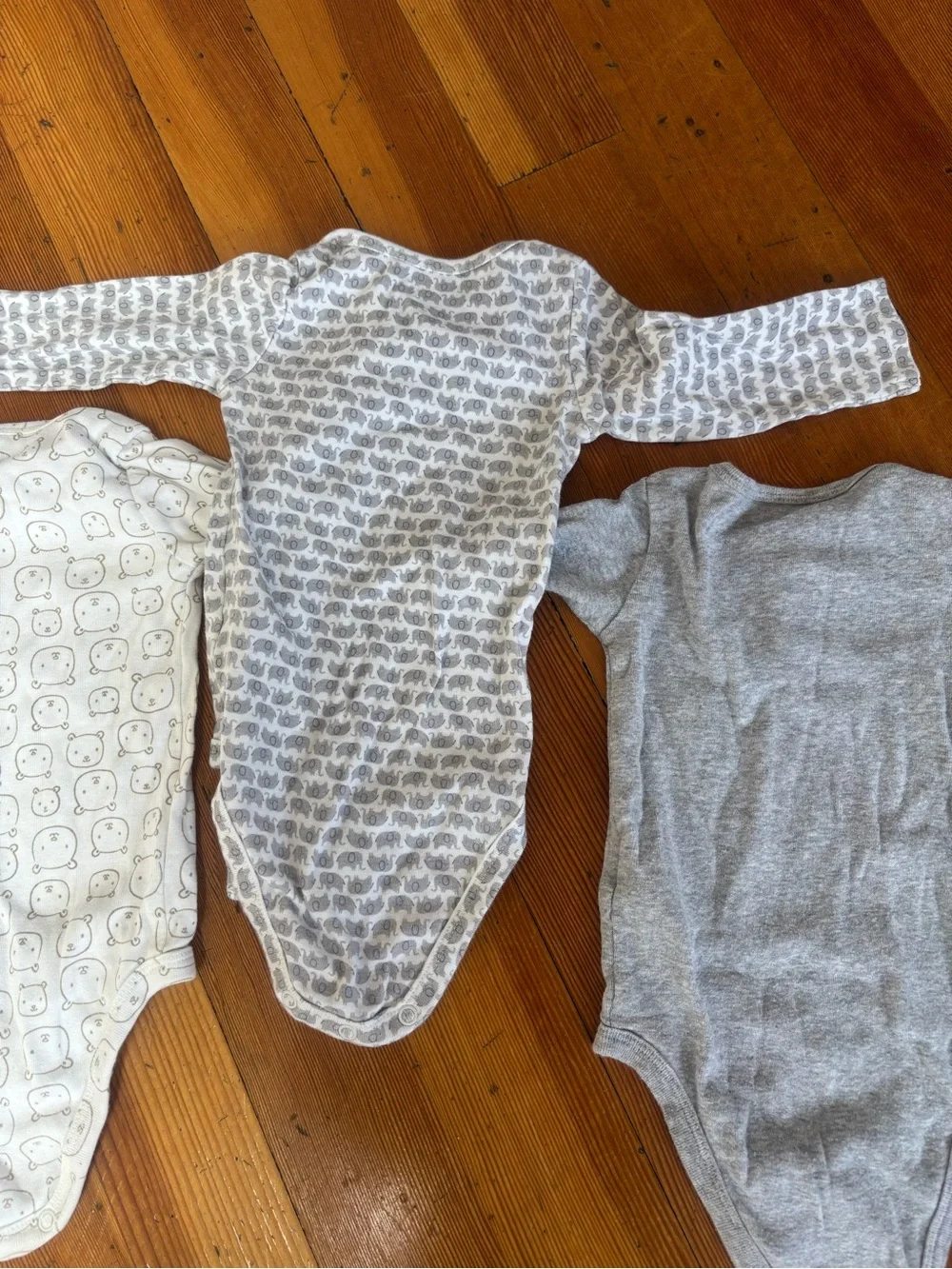 3 pack Carters baby onesies long sleeves 100% cotton